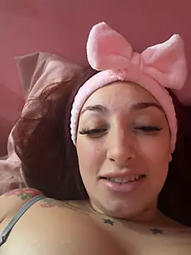 Snapshot of Anniespears chatting on July 2026 09:35:01 AM Anniespears online show from July 2026 09:35:01 AM