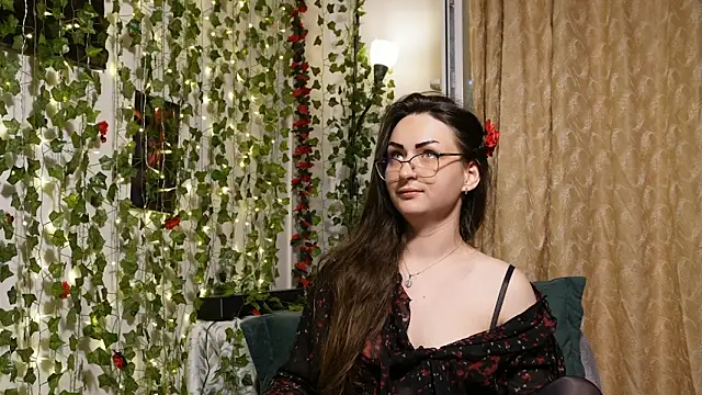 NaughtYHomemadE online show from June 2026 01:10:02 PM