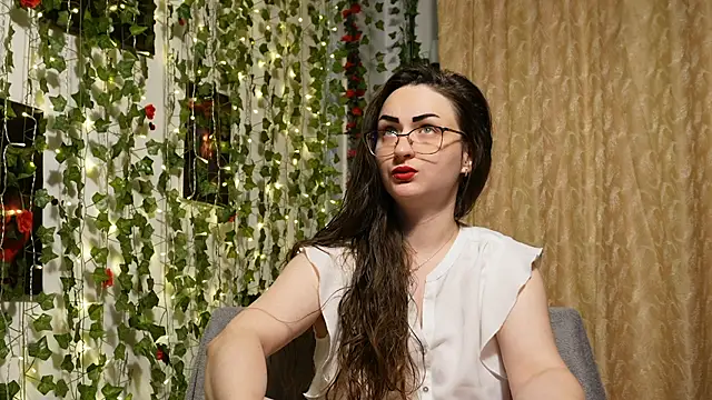 NaughtYHomemadE online show from June 2026 10:30:01 AM
