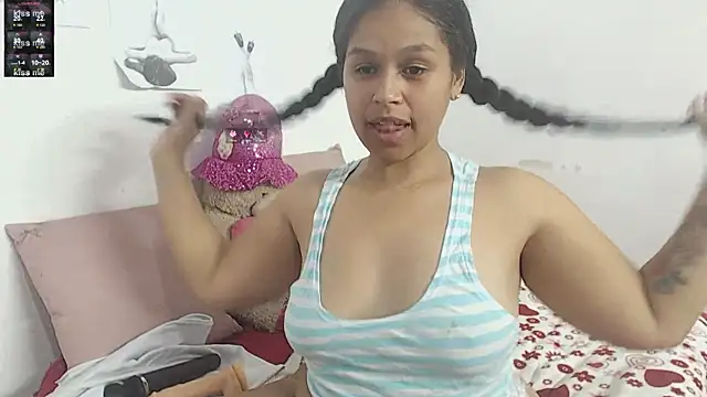 Snapshot of Hazel_donna chatting on October 2025 06:02:02 AM Hazel donna online show from October 2025 06:02:02 AM