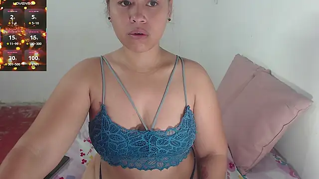 Snapshot of Hazel_donna chatting on December 2025 08:34:01 AM Hazel donna online show from December 2025 08:34:01 AM