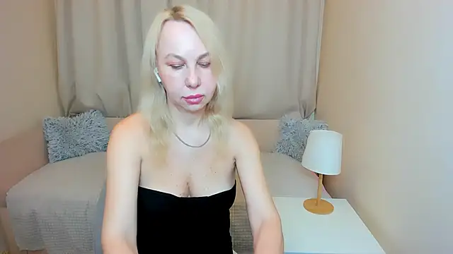 Anny Jey  online show from March 2026 07:44:01 PM