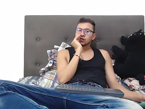 andy loverxx online show from February 2026 11:58:02 PM