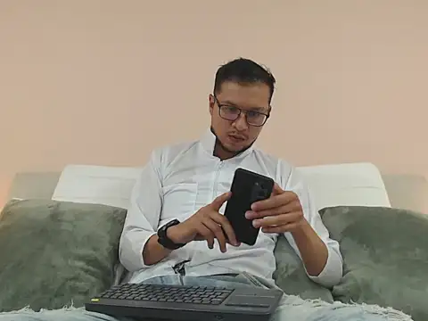 andy loverxx online show from March 2026 12:43:02 AM