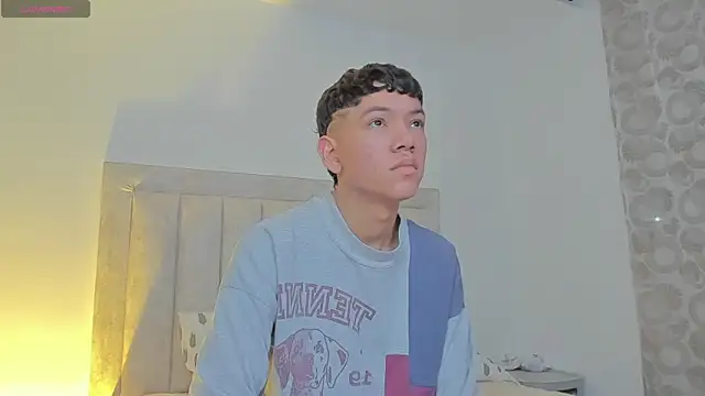 JulianRose 1 online show from March 2025 10:46:02 AM