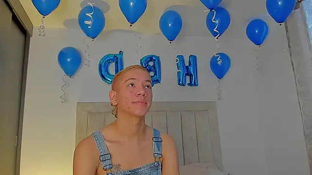 JulianRose 1 online show from October 2025 11:32:02 AM