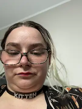 kitten0760 online show from July 2026 06:14:01 PM