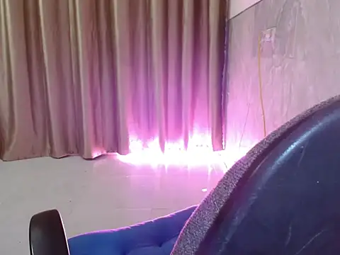 Pink Pretty online show from September 2025 05:23:02 PM