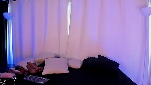 Emiilycollins online show from January 2026 03:50:02 PM