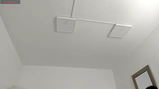 FaloonRoussel online show from October 2025 10:52:01 PM