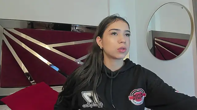 FaloonRoussel online show from November 2025 06:06:02 PM