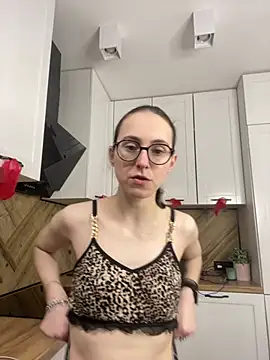 MartiniiSelenna online show from April 2026 05:43:02 AM