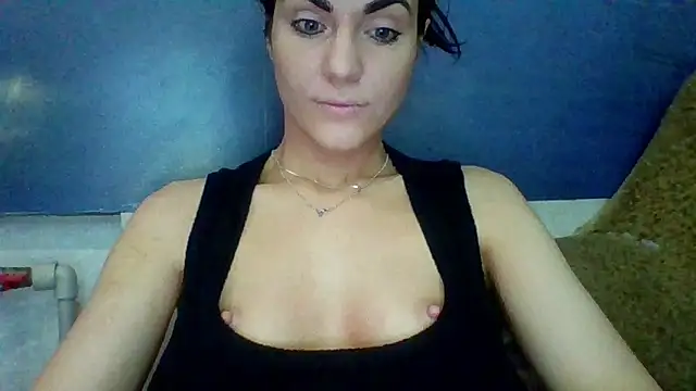 Snapshot of AliceTailor chatting on June 2026 05:26:02 PM AliceTailor online show from June 2026 05:26:02 PM