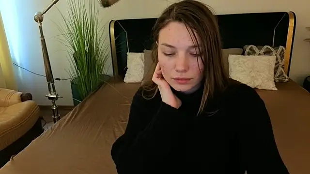 IceDanielles online show from April 2026 12:36:01 PM