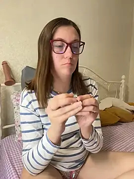 BeatriceTender online show from April 2026 06:23:02 PM