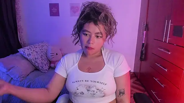 StephaniFox online show from October 2025 12:43:01 AM