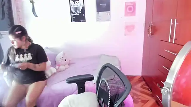 StephaniFox online show from April 2026 12:27:01 AM