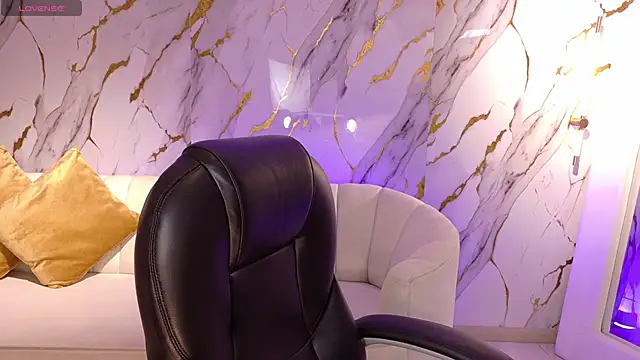 Snapshot of ViolettCastel chatting on February 2026 07:17:02 PM ViolettCastel online show from February 2026 07:17:02 PM