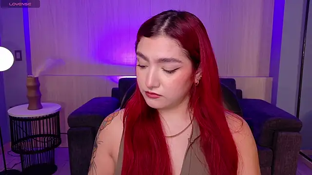 Snapshot of ViolettCastel chatting on February 2026 07:51:01 PM ViolettCastel online show from February 2026 07:51:01 PM