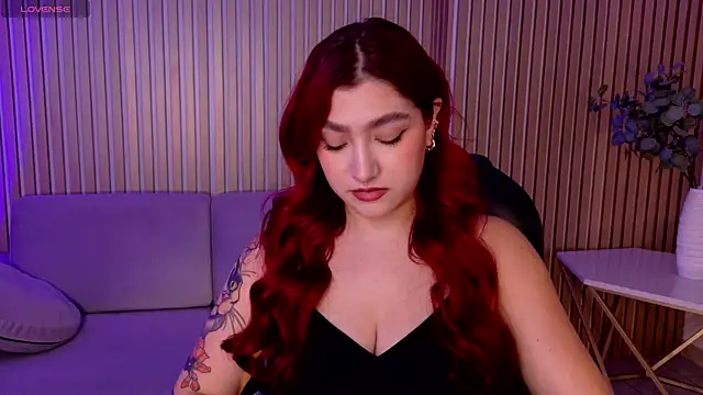 Snapshot of ViolettCastel chatting on February 2026 07:21:02 PM ViolettCastel online show from February 2026 07:21:02 PM