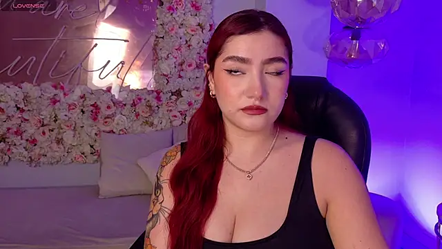 Snapshot of ViolettCastel chatting on March 2026 05:04:01 PM ViolettCastel online show from March 2026 05:04:01 PM