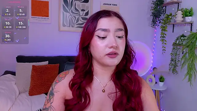 Snapshot of ViolettCastel chatting on June 2026 06:11:01 PM ViolettCastel online show from June 2026 06:11:01 PM