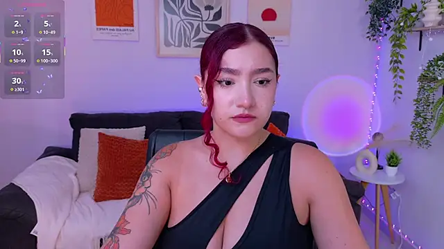 Snapshot of ViolettCastel chatting on June 2026 07:57:01 PM ViolettCastel online show from June 2026 07:57:01 PM
