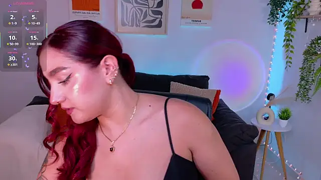 Snapshot of ViolettCastel chatting on June 2026 12:26:02 AM ViolettCastel online show from June 2026 12:26:02 AM