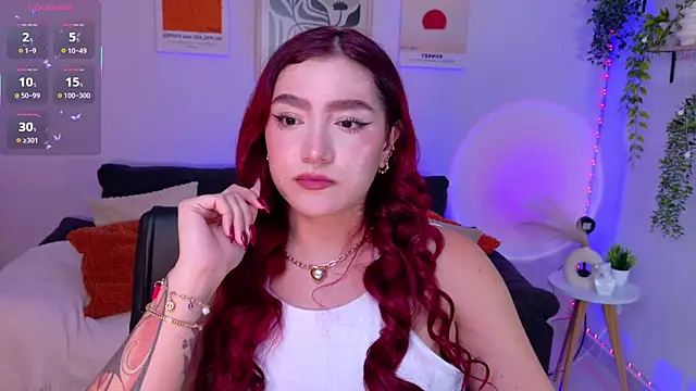 Snapshot of ViolettCastel chatting on July 2026 12:02:02 AM ViolettCastel online show from July 2026 12:02:02 AM