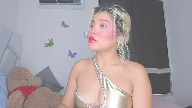 sofiacastillo01 online show from April 2026 06:09:01 PM