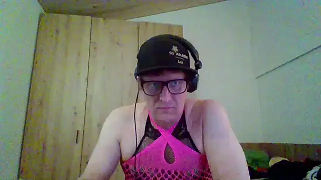 Bigthroaterboy online show from September 2025 04:07:02 PM