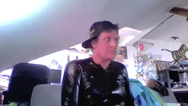 Bigthroaterboy online show from May 2026 01:48:01 PM
