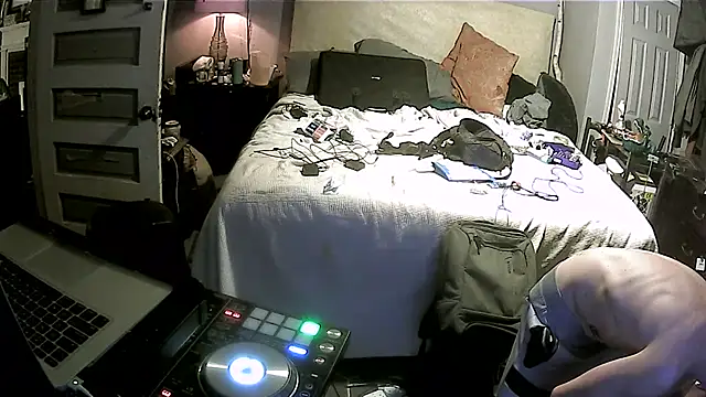 trash4cash online show from July 2026 02:42:02 AM