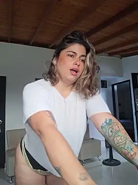 Juliietha servas online show from April 2026 06:10:01 PM