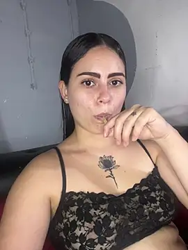 Azuna25 online show from June 2026 08:21:01 PM