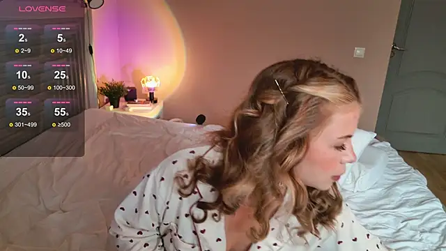 KristinaMoon online show from May 2026 09:49:01 AM