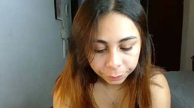 Snapshot of violet_leo chatting on February 2025 03:04:01 AM violet leo online show from February 2025 03:04:01 AM