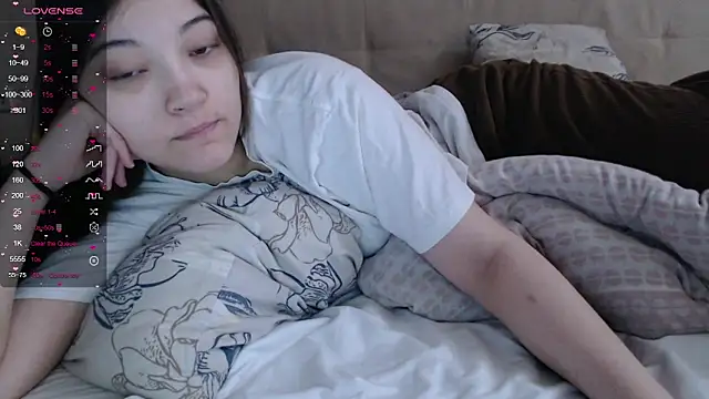 AlisaDevis online show from March 2026 07:21:01 AM