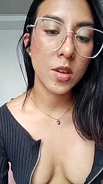 DaraBeckett online show from April 2026 10:14:02 PM