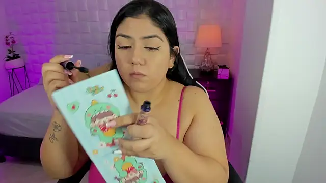 Snapshot of iris_torrez_ chatting on May 2026 12:23:01 PM iris torrez online show from May 2026 12:23:01 PM