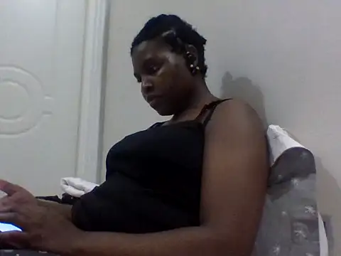 queenzuena online show from July 2026 07:23:01 PM