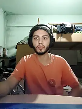 Snapshot of kleineid77 chatting on November 2025 07:24:01 PM kleineid77 online show from November 2025 07:24:01 PM