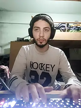 Snapshot of kleineid77 chatting on January 2026 04:42:02 PM kleineid77 online show from January 2026 04:42:02 PM