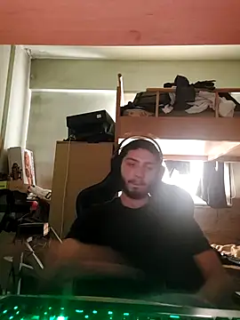 Snapshot of kleineid77 chatting on June 2026 02:10:01 PM kleineid77 online show from June 2026 02:10:01 PM
