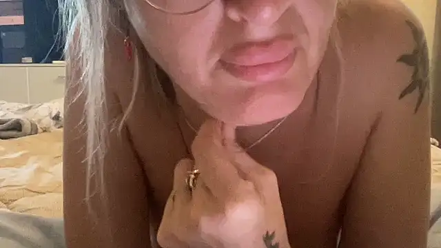 Snapshot of casalinga88 chatting on May 2026 05:07:02 PM casalinga88 online show from May 2026 05:07:02 PM