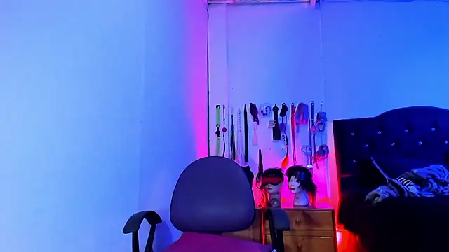 LucyStrike  online show from January 2026 10:45:01 PM