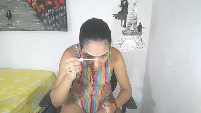 Snapshot of KamileLatinasexy chatting on June 2026 04:48:02 AM KamileLatinasexy online show from June 2026 04:48:02 AM