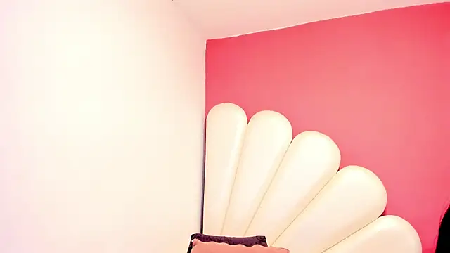 Vicky Freedom online show from February 2025 01:58:01 PM