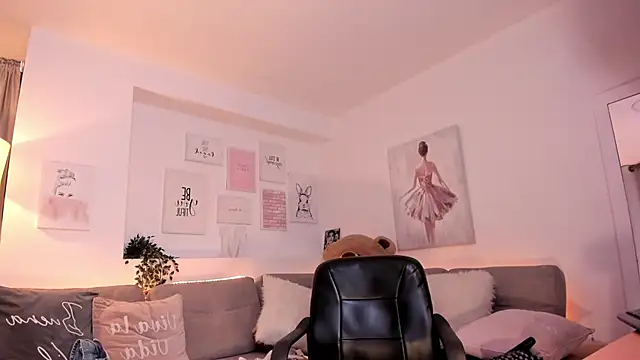 Nicolle foxy online show from February 2025 02:05:02 AM