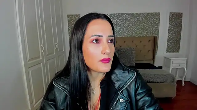 KimWessel  online show from October 2025 07:55:01 PM